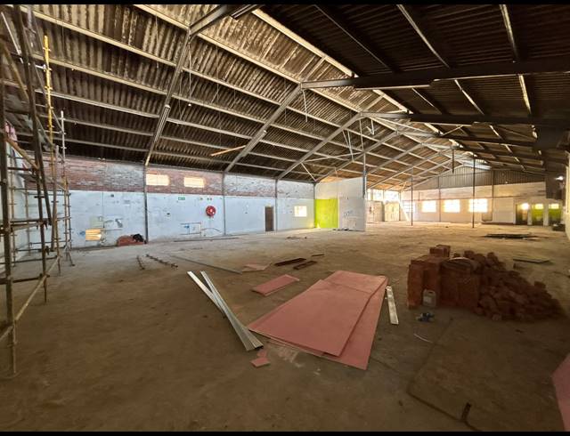 565M² WAREHOUSE TO LET IN EPPING INDUSTRIAL